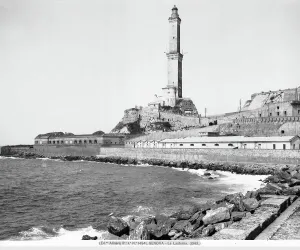 Renaissance Architecture In Italy Drucke: The lighthouse tower in Genoa