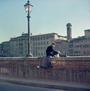 Blick entlang des Lungarno in Florenz