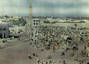 Blick auf den Markt der Piazza del Mercato in Marrakesch