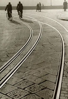 Zwei Männer auf Fahrrädern