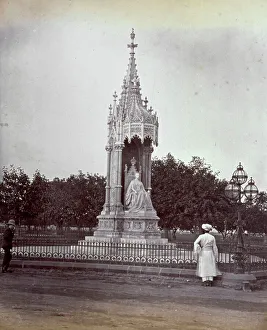 Blick auf den Park von Mumbai mit dem Mausoleum der Königin Victoria, der ersten Kaiserin von Indien