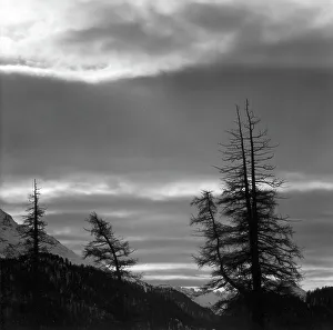 Cloudy Sky Italy Drucke: Mountain landscape and cloudy sky