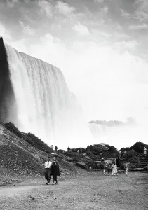 Outdoor Adventure Tourism Drucke: Niagara Falls in Canada