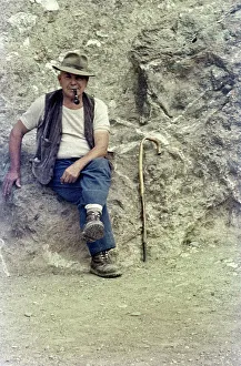 Old Man Smoking Pipe Drucke: Old man smoking a pipe