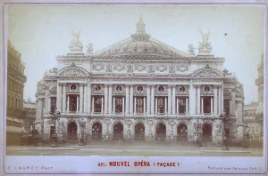 Die Fassade der Oper von Paris
