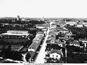 Historic Italian Cityscape Photography Drucke: Panoramic view of Castelfranco Veneto