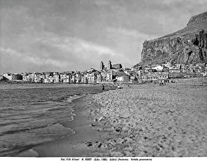 Mediterranean Seascape Photography Drucke: Panoramic view of Cefal from the beach