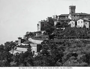 Panoramaansicht von Cozzile mit dem Schloss