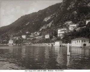 Historic Building Structures Drucke: Panoramic view of Moltrasio on Lake Como