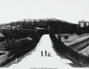 Panoramic Landscape Photography Drucke: Panoramic view of the road to Osimo