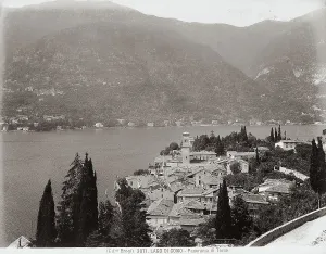 Italian Architecture 1900s Drucke: Panoramic view of Torno on Lake Como