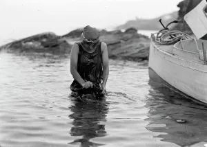 Corsican Landscape Photography Drucke: Portrait of bather