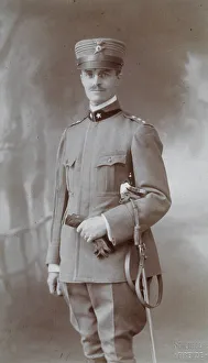 Military Portrait Drucke: Portrait of a solider in uniform