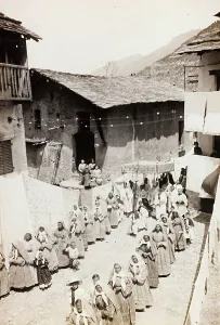 Religious Architecture In Europe Drucke: Religious procession