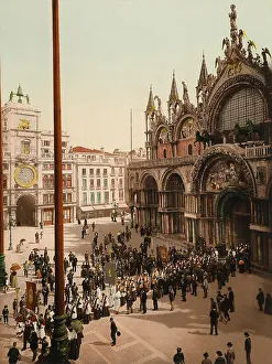 Venice Church Architecture Drucke: Religious procession in St Mark's Square in Venice