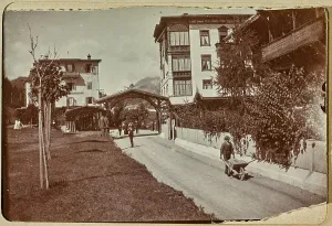 Swiss Architecture Drucke: Road in Vulpera