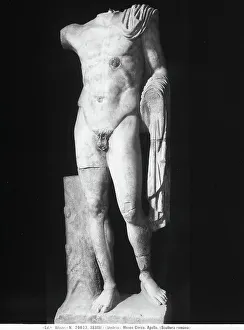 Statue einer römischen Darstellung des Apollon im Museo Civico von Assisi, Perugia