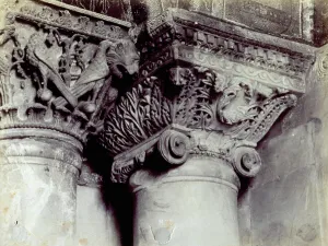 Building Elements Decoration Drucke: Detail of two romanesque capitals