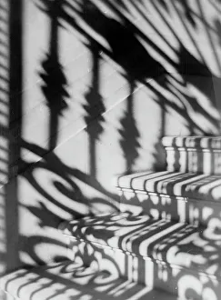 Schatten einer Geländer auf Treppenstufen; Fotografischer Studienaufnahme