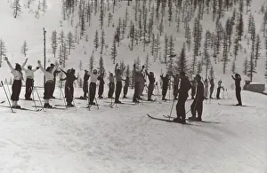 Winter Sports Landscape Drucke: Skiing lessons in the mountains