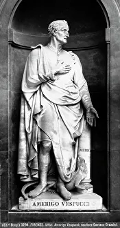 Statue von Amerigo Vespucci vor den Uffizien in Florenz