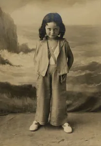 Vintage Child Portrait Drucke: Studio Portrait of a child