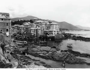 Italian Coastal Architecture Drucke: Suburb of Boccadasse