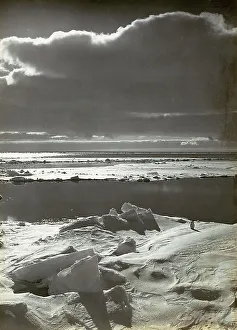 Polar Circle Landscape Drucke: Sunset on the pack