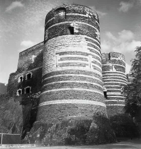 Historic European Fortifications Drucke: Tower of the Castle of Angers