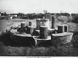 Archeological Finds Italy Drucke: The Triangular Forum in Pompeii. The well