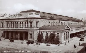 Vintage Railway Infrastructure Drucke: Trieste central station