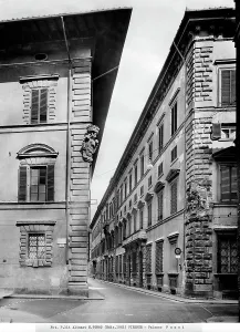 Ansicht der Fassade von Palazzo Pucci in Florenz