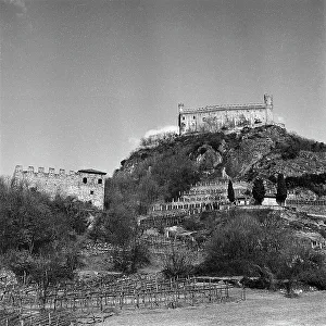 Gerahmter Druck : Panorama von Ivrea mit dem Schloss Gerahmter Druck : Panorama von Ivrea mit dem Schloss