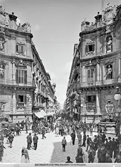 Historic Buildings In Sicily Drucke: View of Via Maqueda in Palermo