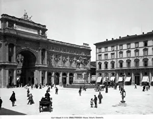 Florence Cityscape Photography Drucke: View of Piazza della Repubblica