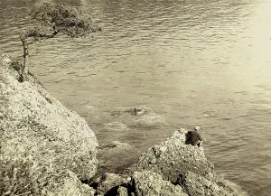 Italian Seascape Photography Drucke: View of a stretch of coast with a bare landscape