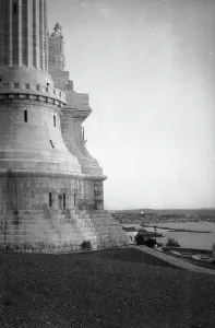 Italian Coastal Landscape Drucke: View of Trieste from Victory Lighthouse