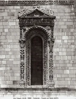European Renaissance Period Drucke: Detail of a window on the left side of Como's Cathedral
