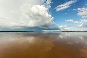 Brazilian Tourist Attraction Drucke: Brazil, cloud over Amazon river