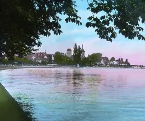 Blick auf die Stadt Arbon vom Ufer des Bodensees aus