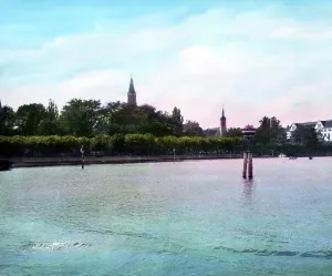 Blick auf Konstanz vom Bodensee aus.