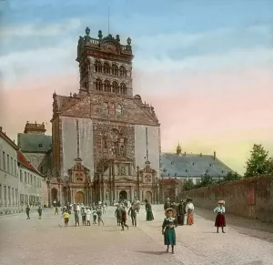 Die Mathiaskirche in Trier an der Mosel vor 1905.