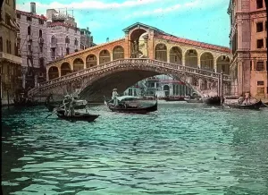 Die Rialtobrücke in Venedig