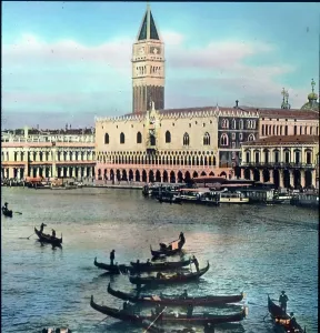 Blick auf Venedig mit dem Dogenpalast, der Piazzetta, dem Campanile und der Markuskirche.