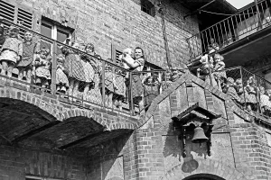 Nurses and children at a childrens home in Frankfurt / Oder, Germany 1948
