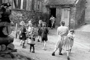 Post War Germany Photos Drucke: Lebus an der Oder