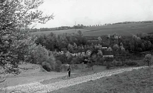 Gerahmter Druck : Wietsche. Ein Blick auf das Dorf Wietsche in der Nähe von Leichlingen Gerahmter Druck : Wietsche. Ein Blick auf das Dorf Wietsche in der Nähe von Leichlingen