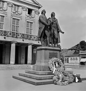 Johann Wolfgang Von Goethe Statue Drucke: Weimar