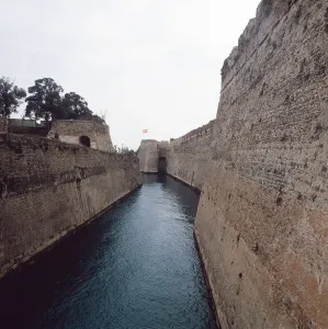Ceuta / Spanien ist eine Autonomie der Region Andalusien in Südspanien, die an Marokko grenzt und von Spanischen bewohnt wird
