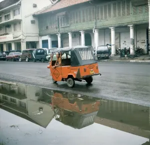 Drucke von Während meiner Reise durch die Straßen von Jakartas Inseln Jawa im Jahrzehnt der achtziger Jahren Indiens Walter Rudolph Drucke: Indonesien / Java